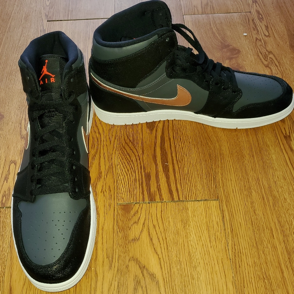 Jordan 1 Retro Bronze Medal size 16